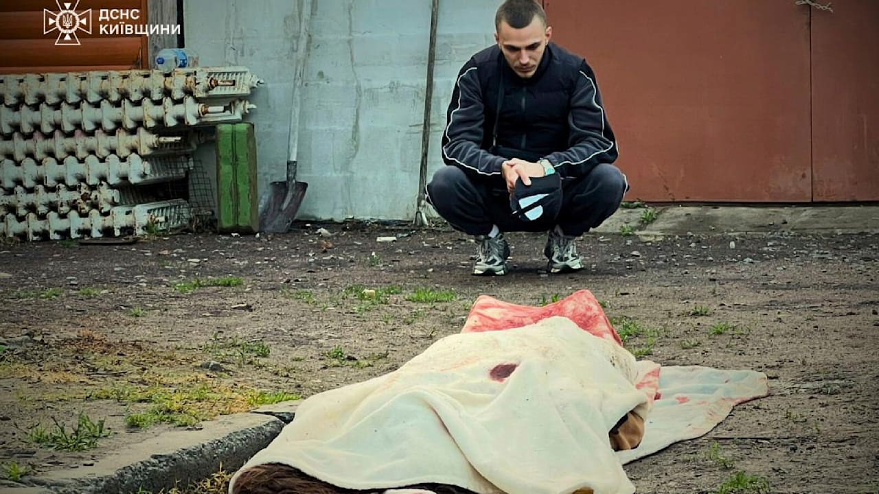 Russland-Attacke mitten in der Nacht: Größter Drohnenangriff auf Ukraine seit Kriegsbeginn | Politik
