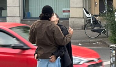 Exklusive Fotos: Hier knutschen zwei Superstars mitten in München! | Unterhaltung
