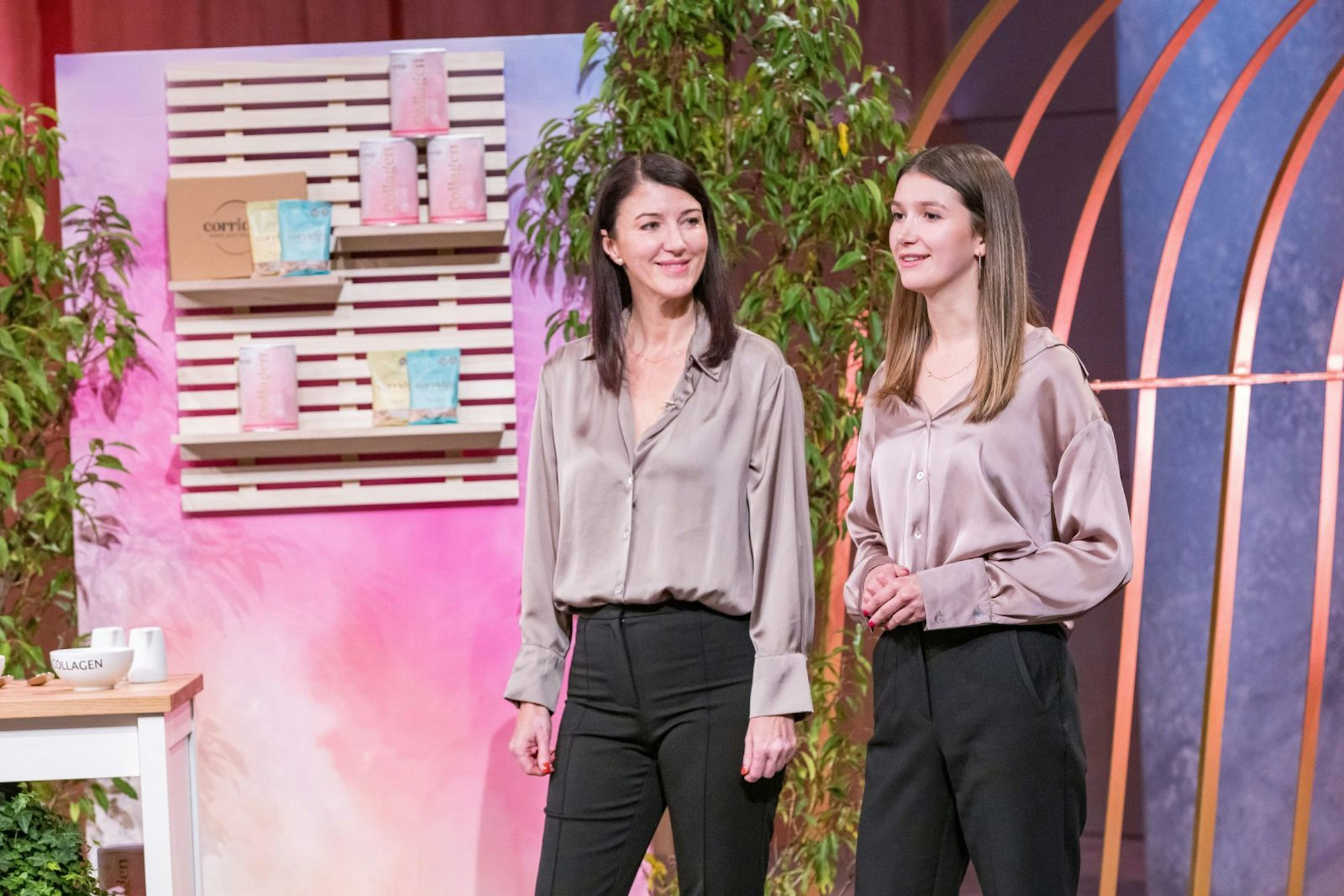 Charmamtes Mutter-Tochter-Duo: Mirjam (links) und Ellen wollen mit „Corridge“ den Frühstücksmarkt revolutionieren - mal wieder. (Bild: RTL / Bernd-Michael Maurer)