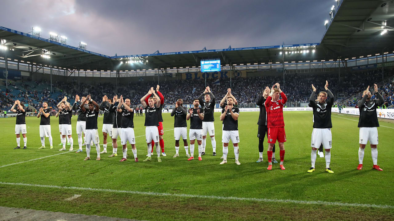 Keine Blumen und Bilder: Preußen-Zukunft liegt auf Eis | Sport