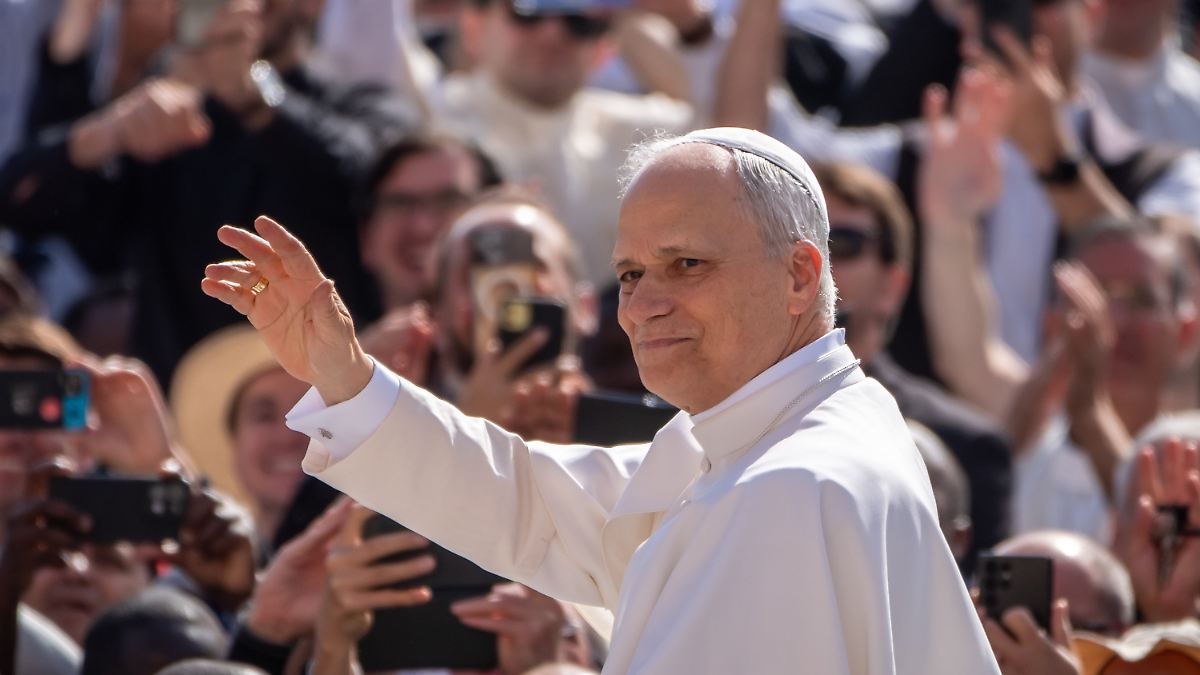 "Komme mit Furcht und Zittern": Papst Leo XIV. nutzt Amtseinführung für Appell