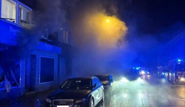 FW-GE: Zimmerbrand in einem Wohn- und Geschäftshaus in Schalke