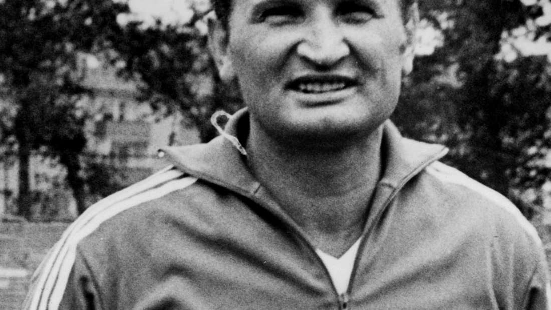 Mit der Eintracht verpasst der Kroate in der Premieren-Saison der Bundesliga den großen Wurf. Während der Spielzeit zum Cheftrainer befördert, wird er mit der Eintracht Vize-Pokalsieger und Tabellendritter.
