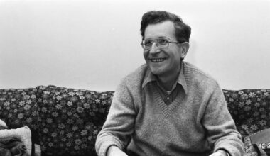 Anefo photo collection. Prof. Noam Chomsky. December 8, 1977 Copyright: xpiemagsx pienatarchpart417102021-22363 ACHTUNG AUFNAHMEDATUM GESCHÄTZT