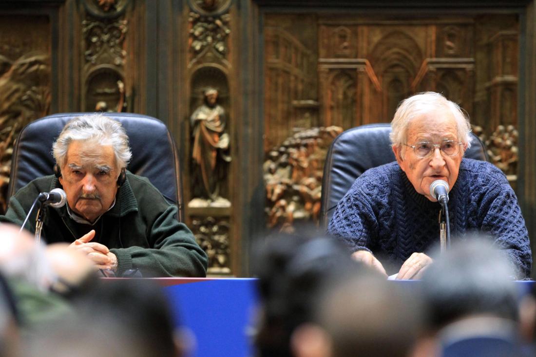 US intellectual Noam Chomsky (R) and former Uruguayan President Jose Mujica (L) take part in the conference The Challenges to Build Solidary Democracies in Montevideo, Uruguay, 17 July 2017. NOAM CHOMSKY SPEAKS ABOUT DEMOCRACY IN MONTEVIDEO !ACHTUNG: NUR REDAKTIONELLE NUTZUNG! PUBLICATIONxINxGERxSUIxAUTxONLY Copyright: xRaulxMartinezx MON001 20170717-636359173485185813U.S. Intellectual Noam Chomsky r and Former Uruguayan President Jose Mujica l Take Part in The Conference The Challenges to BUILD Solidary Democracies in Montevideo Uruguay 17 July 2017 Noam Chomsky Speaks About Democracy in Montevideo Regard only Editorial Use PUBLICATIONxINxGERxSUIxAUTxONLY Copyright xRaulxMartinezx MON001 20170717 636359173485185813  