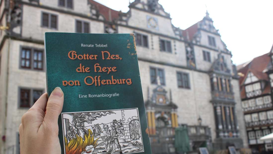 Autorin Renate Tebbel ist geborene Mündenerin. Sie veröffentlichte im Februar 2025 ihre vierte Romanbiografie: „Gotter Neß, die Hexe von Offenburg“.