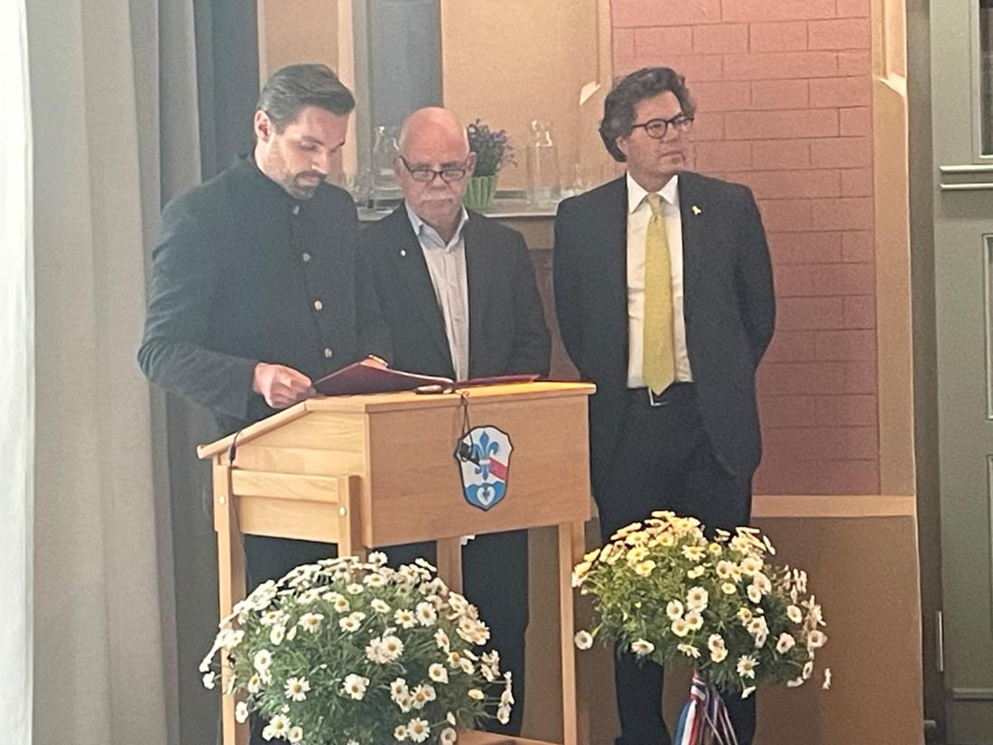 Hielten ein ökumenisches Friedensgebet (v. li.): Pfarrer Konrad Bestle, Dekan Martin Steinbach und der Rabbiner Joshi Zweiback.