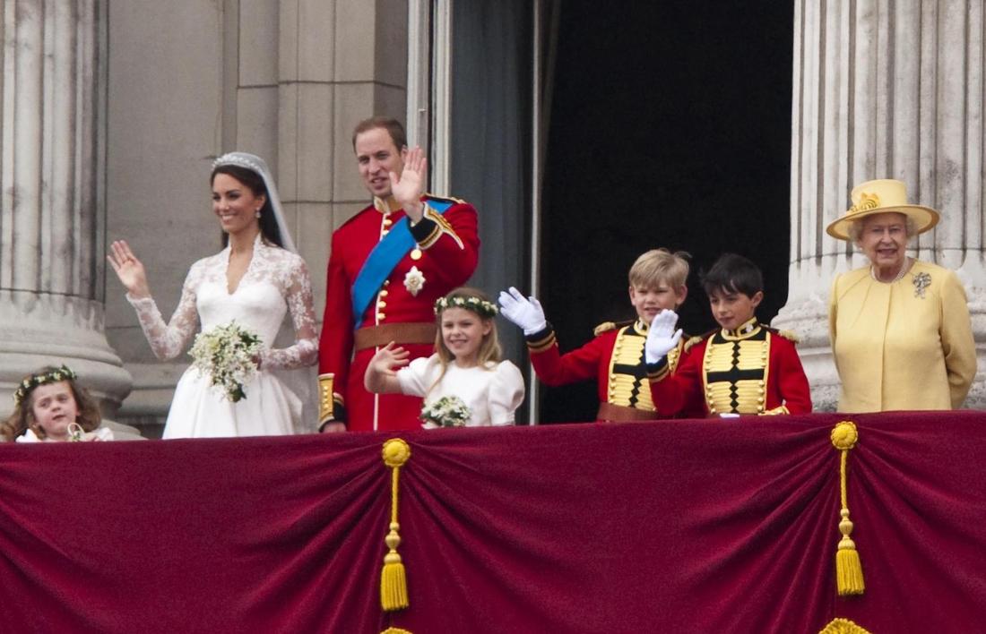 Queen Elizabeth II. war offenbar mit der Wahl der Hochzeitskutsche von Kate und William nicht einverstanden.