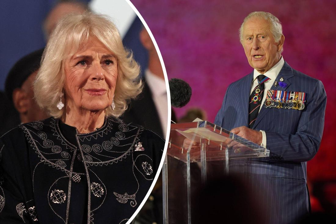 Königin Camilla mit Tränen in den Augen; König Charles hält eine Rede
