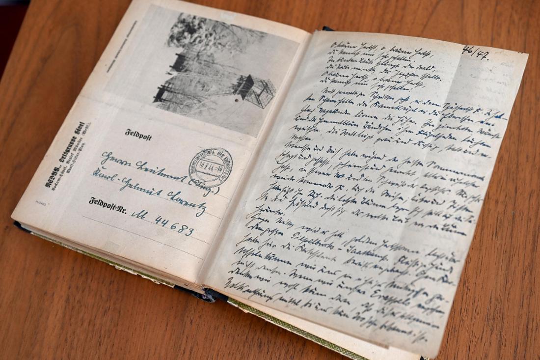 Letzte Seiten: Ganz am Ende des Buchs findet sich ein in Sütterlin verfasster Text, der offenbar nicht mehr veröffentlicht wurde.