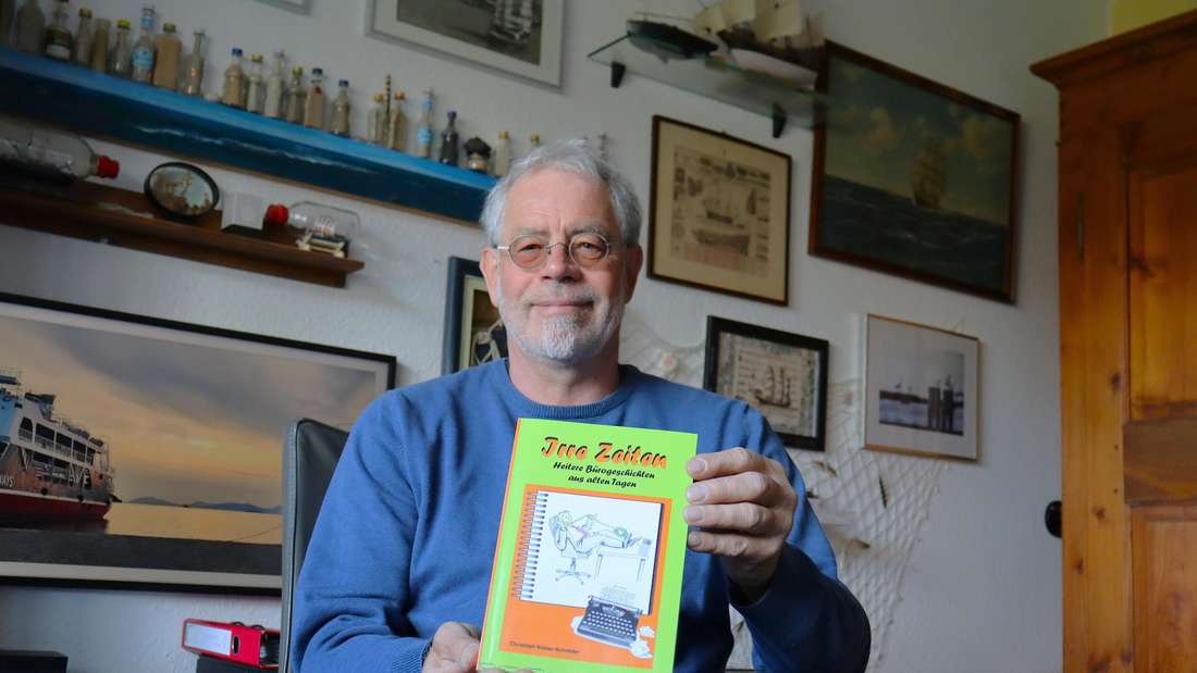 Christoph Külzer-Schröder aus Ahnatal hat ein Buch namens „Irre Zeiten - Heitere Bürogeschichten aus alten Tagen“ geschrieben und im April 2025 veröffentlicht.