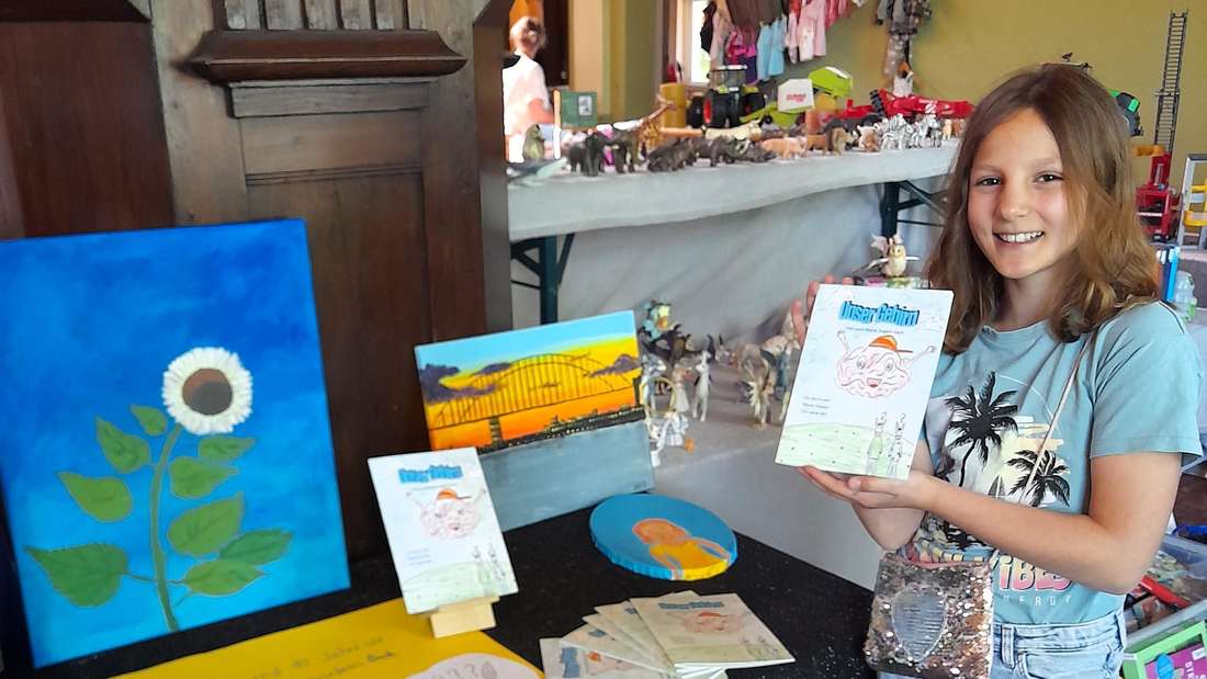 Beim Flohmarkt in Lüdenscheid warb Merle Huster für ihr Buch und konnte fast 30 Exemplare verkaufen.