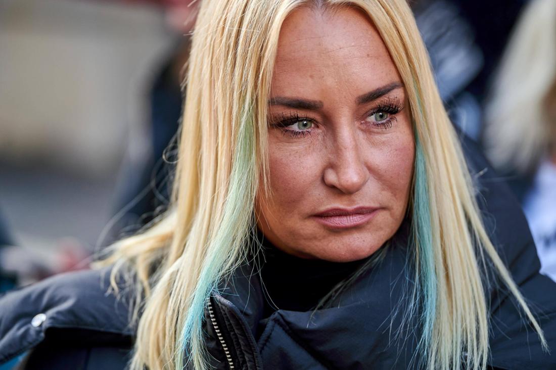 Sängerin Sarah Connor protestiert gemeinsam mit der Tierschutzorganisation PETA gegen die Haltung von Walen in Meeresparks.