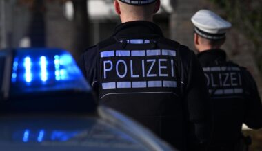 Mann sticht auf Sicherheitsmitarbeiter ein – Lebensgefahr