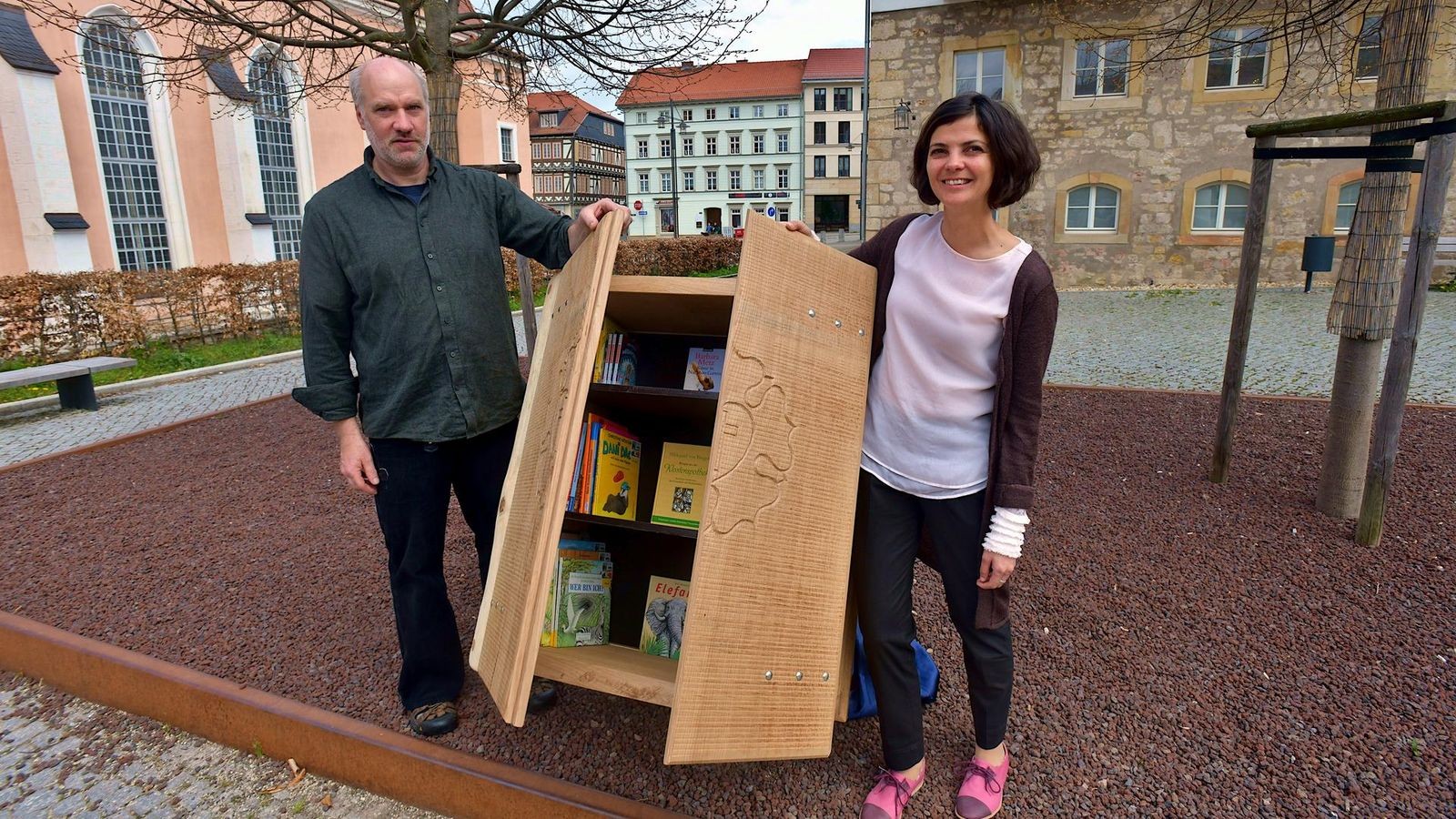 „Nimm ein Buch, gib ein Buch“ am Eisenacher Ehrensteig
