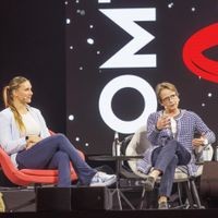 Lisa Buckwitz und Isabell Werth bei der OMR-Messe im Gespräch mit Moderator Florian Rinke