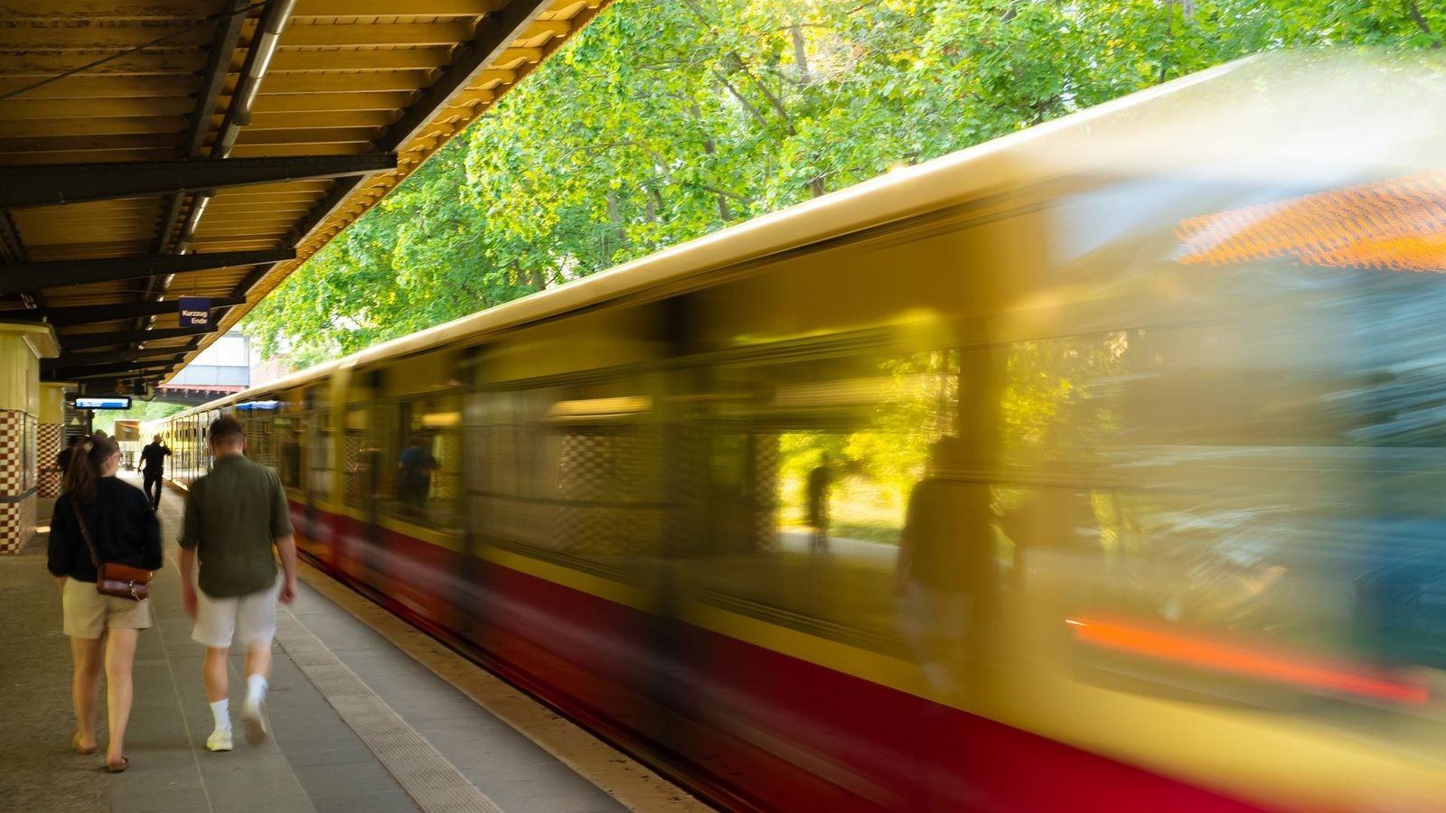 S1 unterbrochen – Hier müssen Fahrgäste in Busse umsteigen