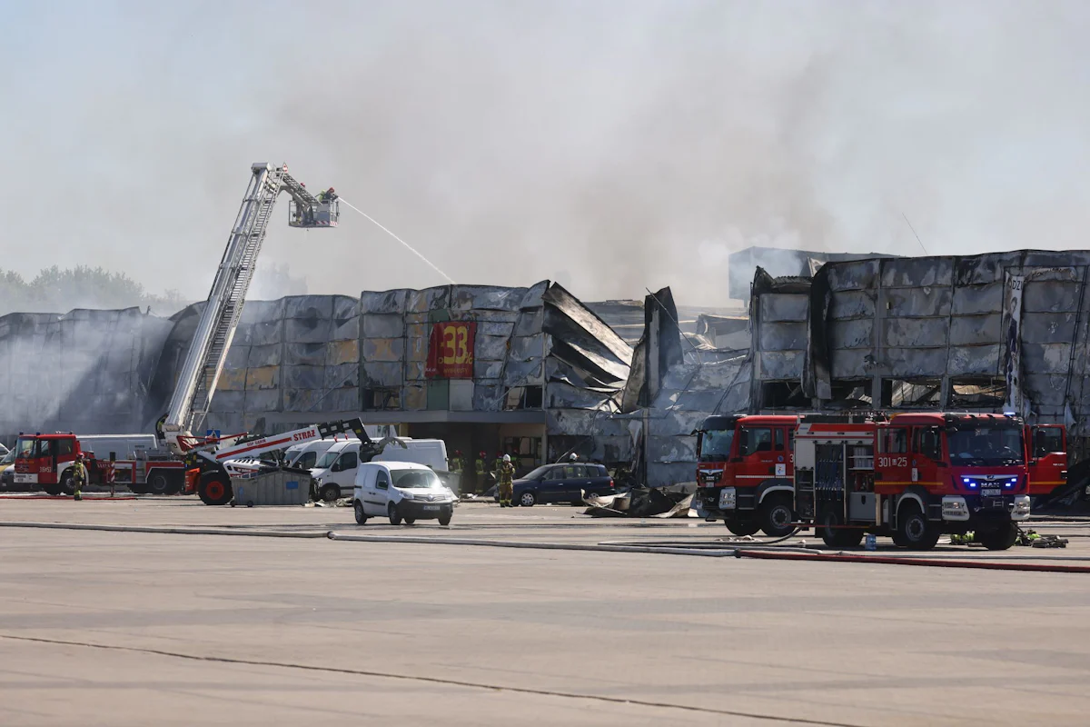 Geheimdienste - Polen: Russland verantwortlich für Brand in Einkaufszentrum - Panorama