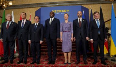 Europäische Außenminister drohen Russland mit Sanktionen und Aufrüstung