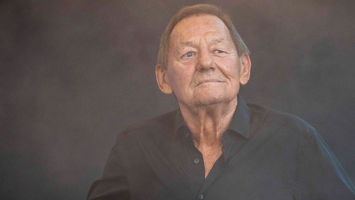 Konzert in Bayern abgesagt: Liedermacher Wolfgang Ambros ist im Krankenhaus