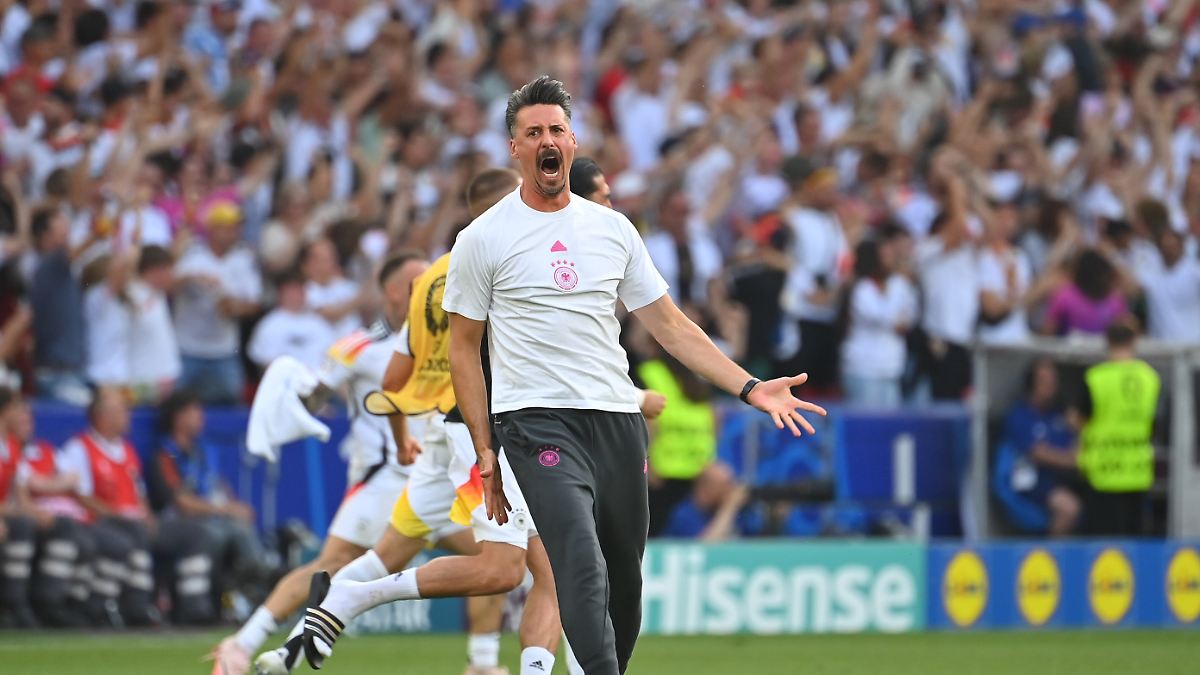 Neuer Job ist jetzt offiziell: Sandro Wagner macht "genau richtigen Schritt" zum FC Augsburg