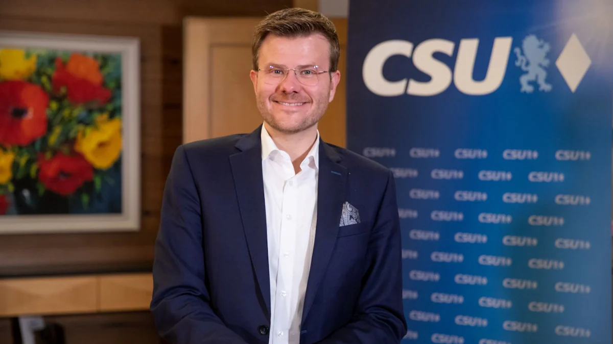 Nürnberg: CSU kürt OB König fast einstimmig zum Kandidaten für 2026 - Bayern