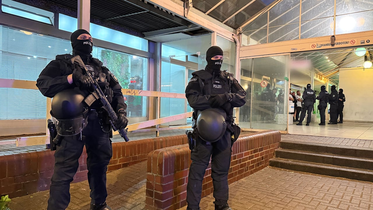 Pinneberg bei Hamburg: Polizei deckt illegales Glücksspiel auf | Regional