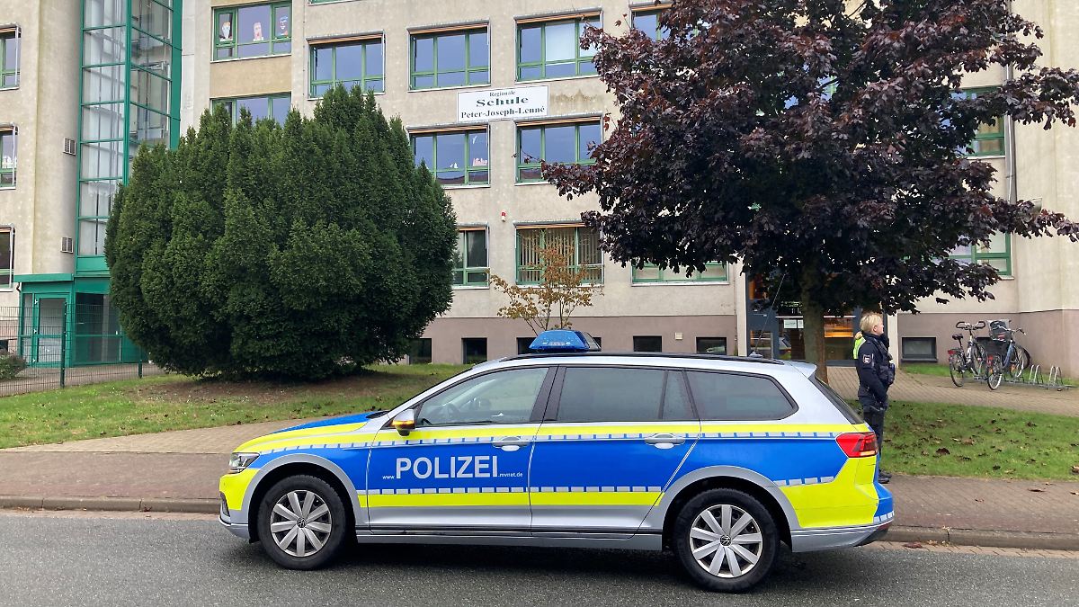 Während der Prüfungszeit: Polizei meldet "Drohwelle" gegen hunderte Schulen