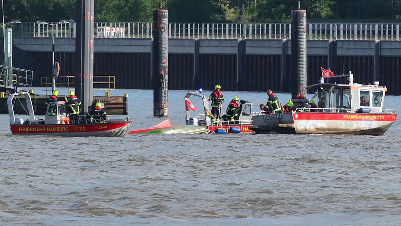 Schiffbruch in Hamburg: Segler kentern auf Elbe – und werden gerettet | Regional