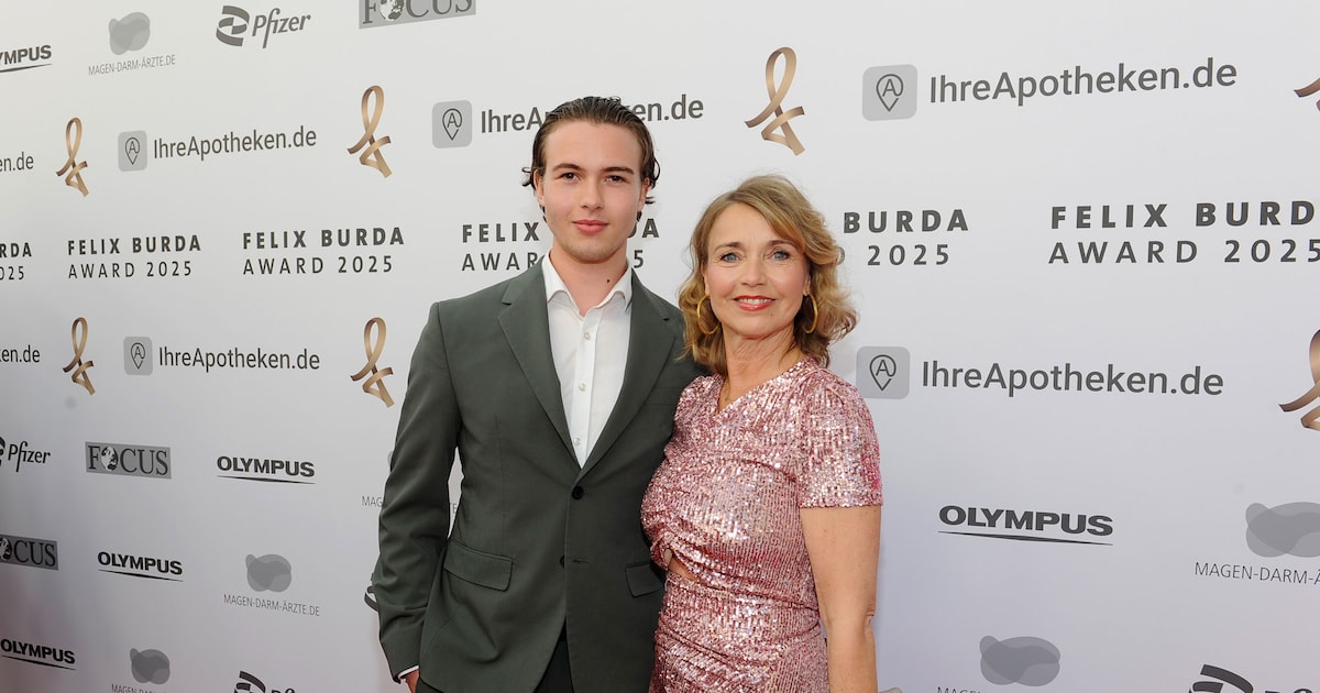 Bei Felix Burda Awards: "War ganz angenehm": Schauspielerin Tina Ruland wirbt für Darmspiegelung