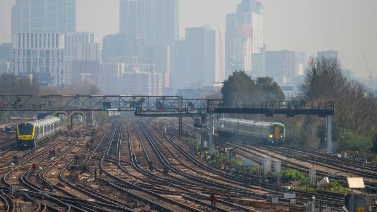 South Western Railway verstaatlicht - Labour will Bahnverkehr in Großbritannien neu sortieren