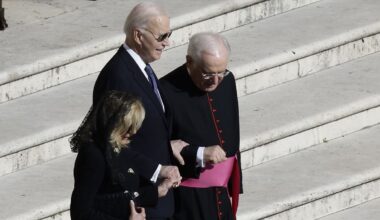 In zweiter Amtszeit: Bericht: Berater befürchteten, Joe Biden braucht einen Rollstuhl