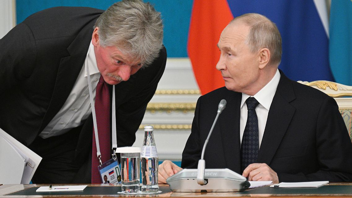 Kremlsprecher Peskow mit dem russischen Präsidenten Wladimir Putin