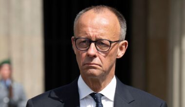 Einigkeit auch bei Ukraine: Erstes Telefonat: Merz und Trump wollen Handelsstreit "rasch beilegen"