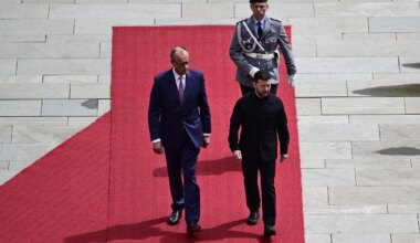 Selenskyj in Berlin - Deutschland hilft der Ukraine beim Raketenbau - Politik