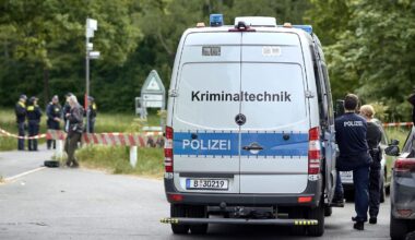 Auf Gehweg in Berlin: Nach Fund von totem Säugling: Mutter festgenommen