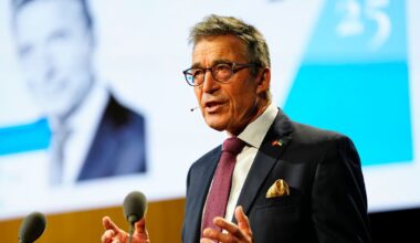 Demokratiegipfel in Kopenhagen: Ex-Nato-Generalsekretär ruft Europa zu Erhöhung von Rüstungsausgaben auf