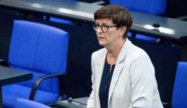 Sechs Posten bleiben offen: Laschet und Esken leiten Ausschüsse - AfD geht leer aus