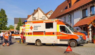 Schwerverletzte bei Stuttgart: Verwirrter Mann steuert Auto in zwei Fußgänger