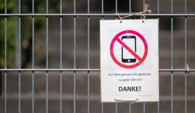 "Handys verhindern Bewegung": Bremen verbietet Handys an Schulen