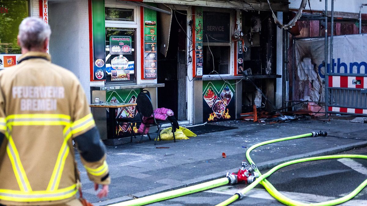 Unglück in Bremen: Kind stirbt nach Brand in Döner-Imbiss