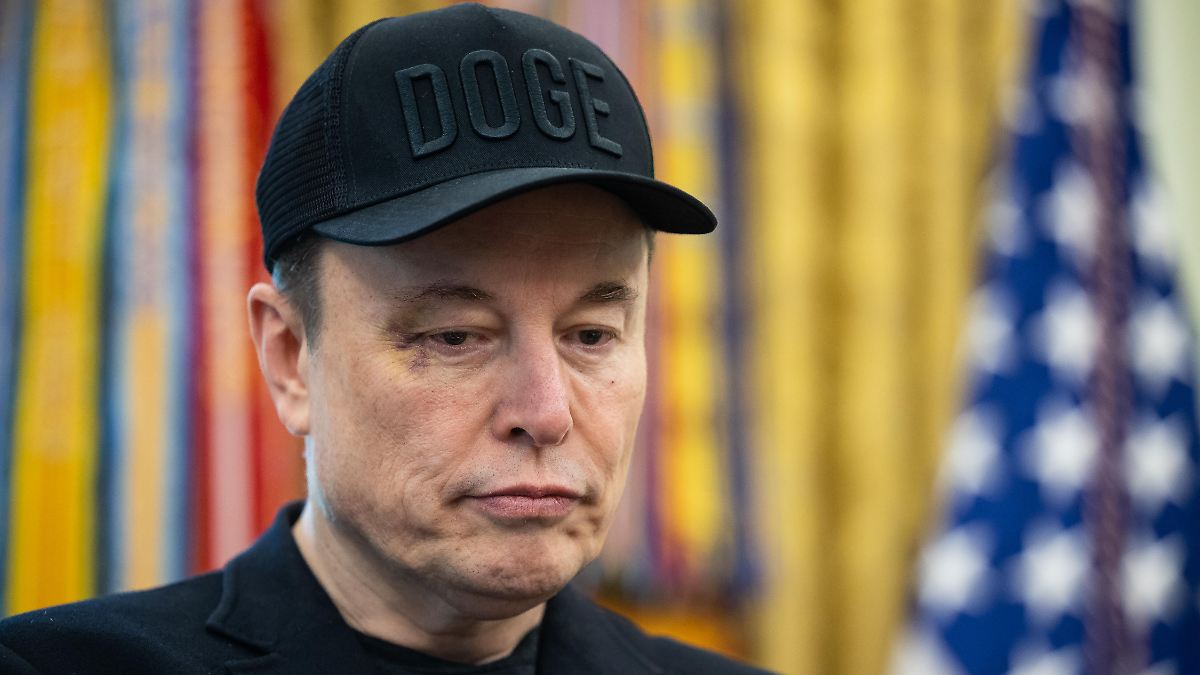 Veilchen vom Sohnemann: Elon Musk verabschiedet sich mit blauem Auge von Trump