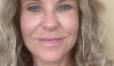 "Ein bisschen betüdelt": Katja Burkard meldet sich mit wichtiger Message