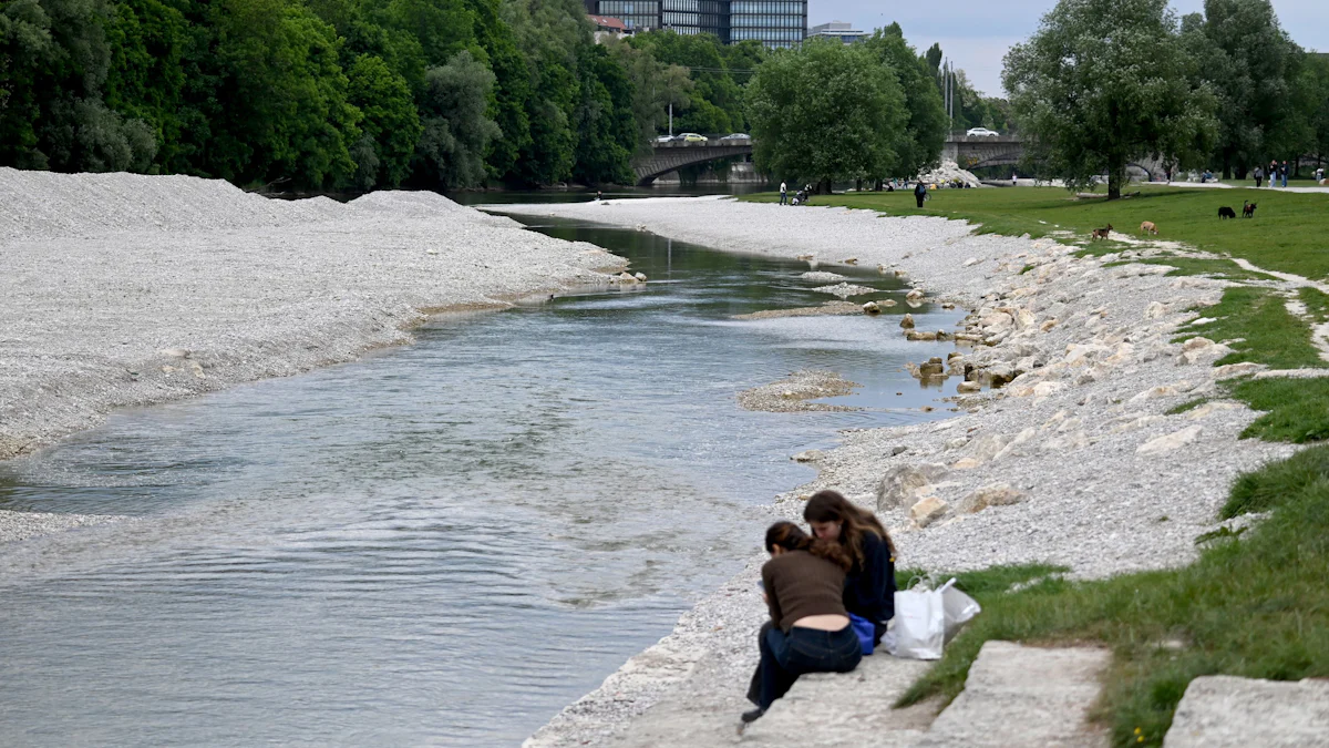 Isar in München: Schwimmen und Bootsfahren derzeit verboten - München