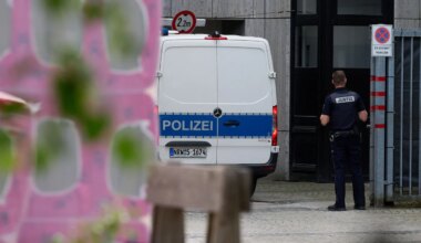 Was war das Motiv? - Angriff vor Bar: 35-Jähriger wegen Mordversuchs in U-Haft - Panorama