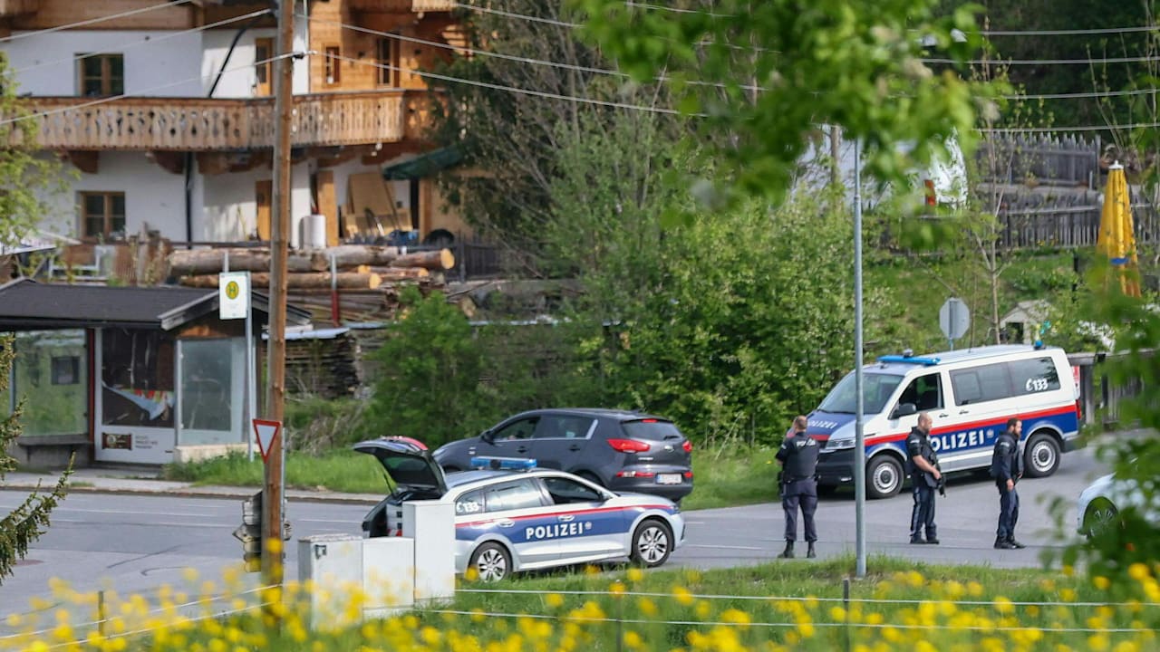 Polizei fahndet mit Fotos nach Killer vom Supermarkt-Parkplatz | News