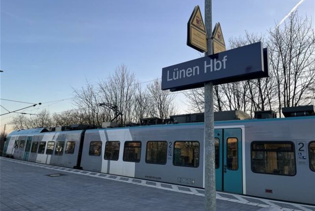 RB50 am Bahnhof in Lünen
