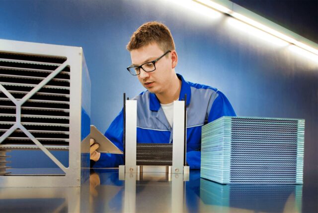 Thyssenkrupp Nucera und das Fraunhofer Institut arbeiten in Dortmund gemeinsam an einem Verfahren zur Wasserstoff-Produktion. Dafür werden etwa auch Ingenieure gebraucht.