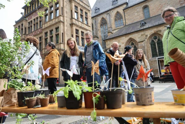 Viele Menschen beim Stadtfest DORTBUNT in Dortmund.