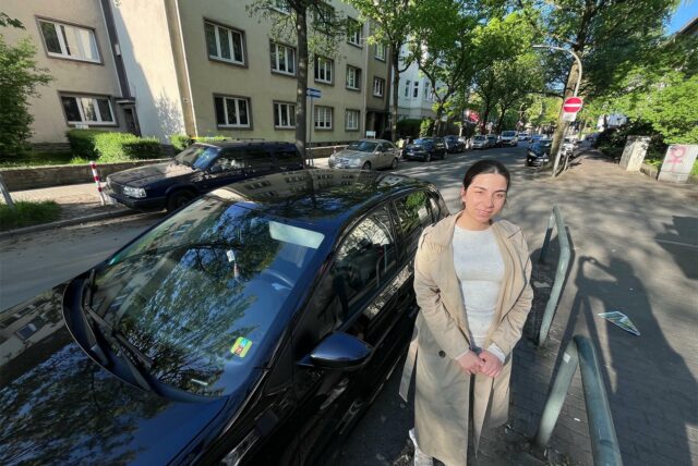 Ceyda Haciosmanoglu (22) im Kaiserviertel in Dortmund.